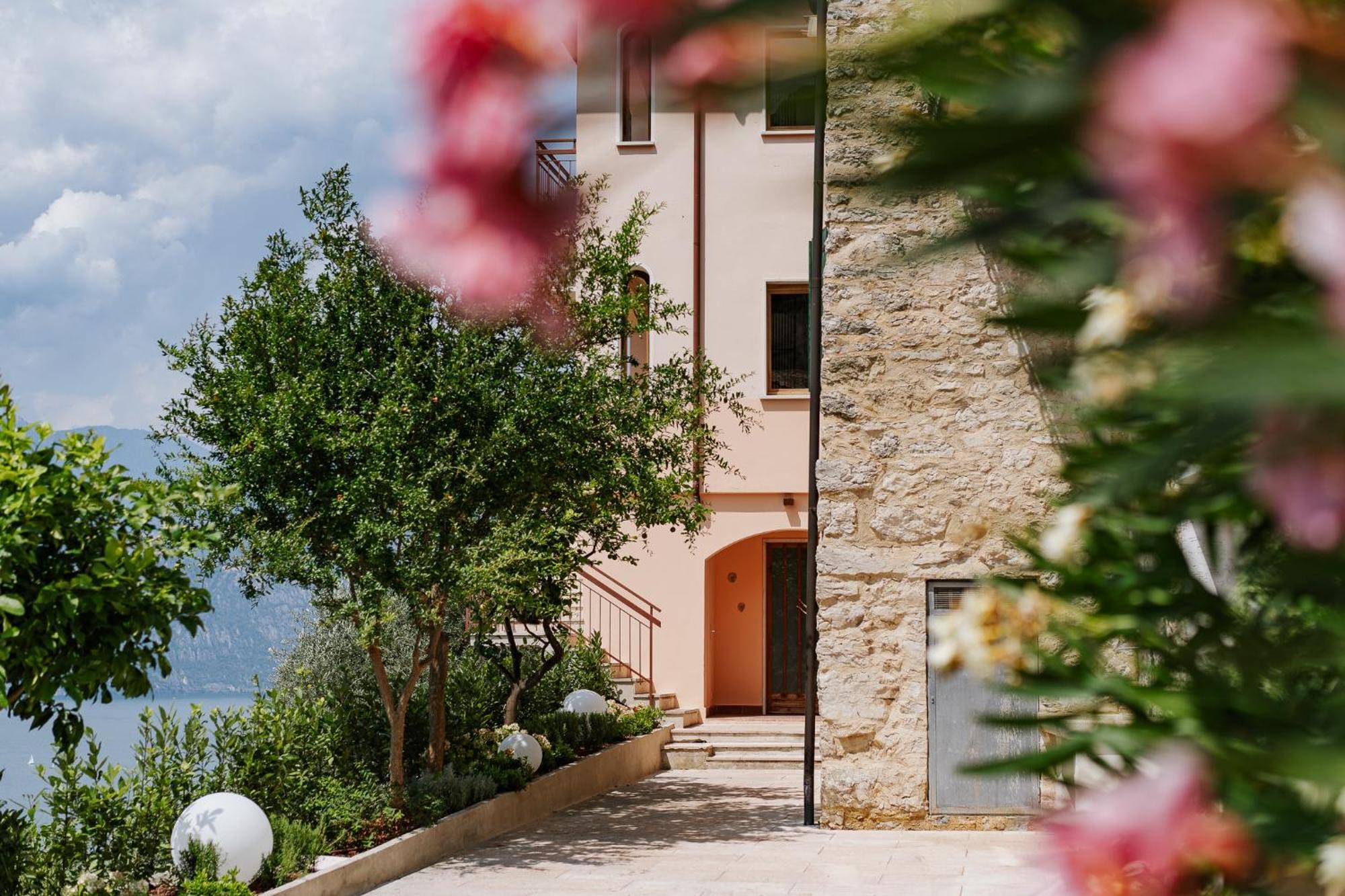 View Garda Lake Brenzone sul Garda Bagian luar foto