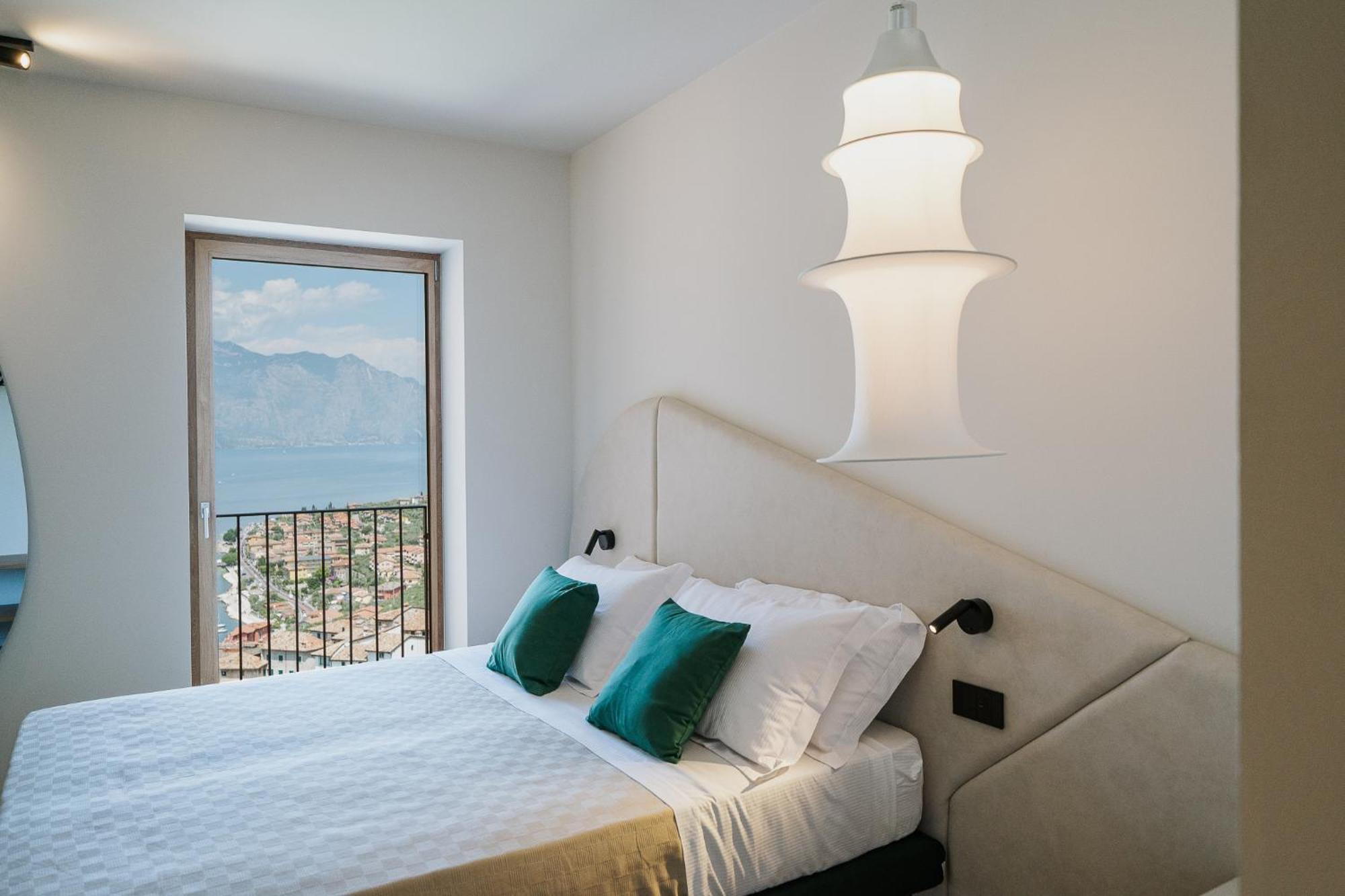 View Garda Lake Brenzone sul Garda Bagian luar foto