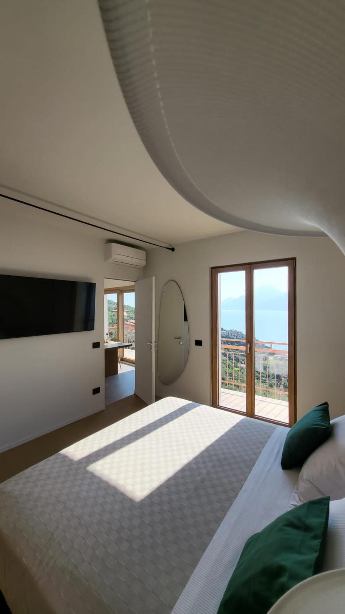 View Garda Lake Brenzone sul Garda Bagian luar foto